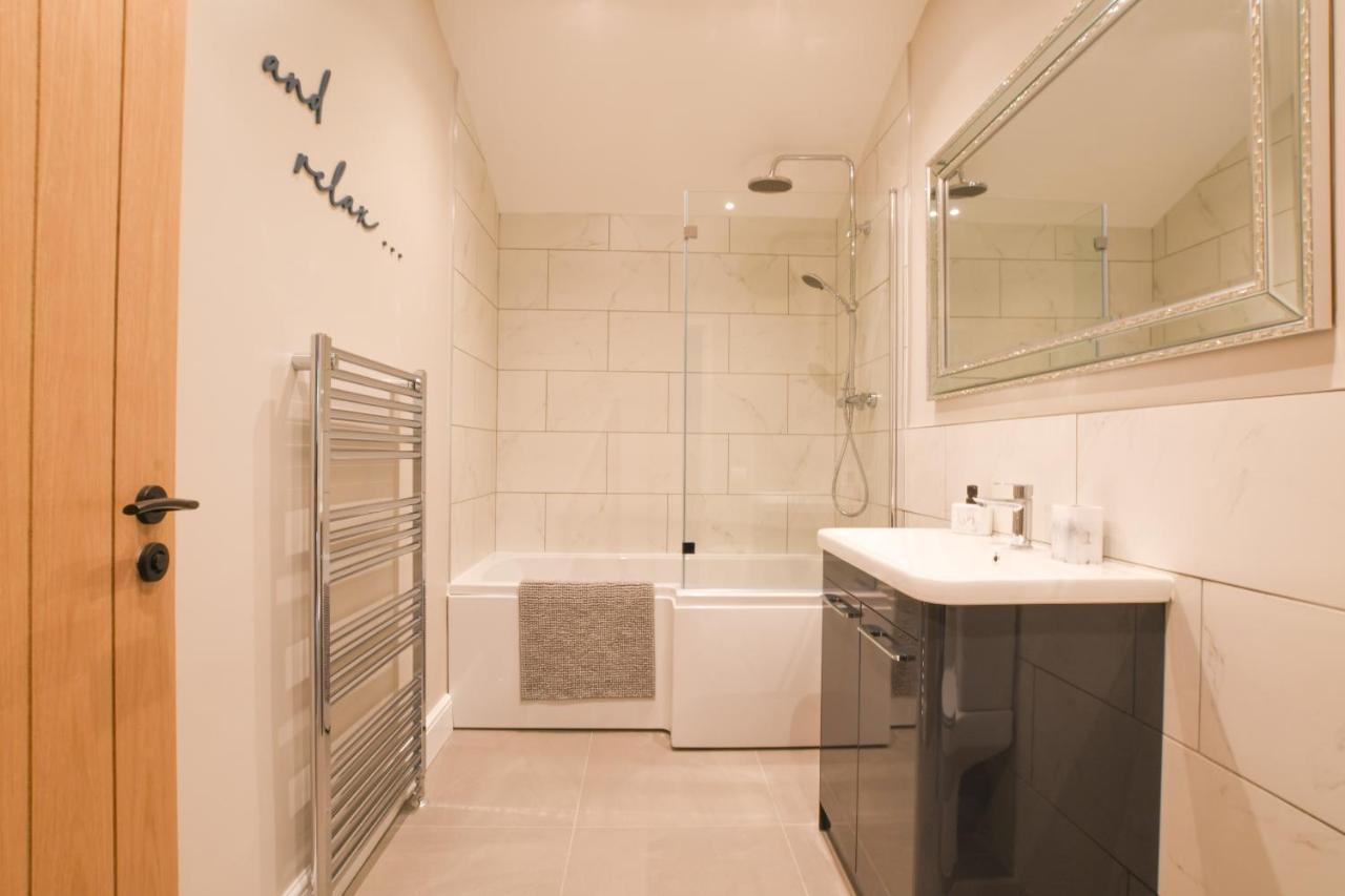 The Piglets Villa Woodbridge Exterior photo